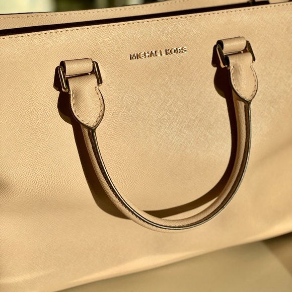 Michael Kors Blush Women's Bag - Picture 3 of 10